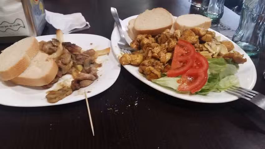 CAF&Eacute; BAR EL PATIO