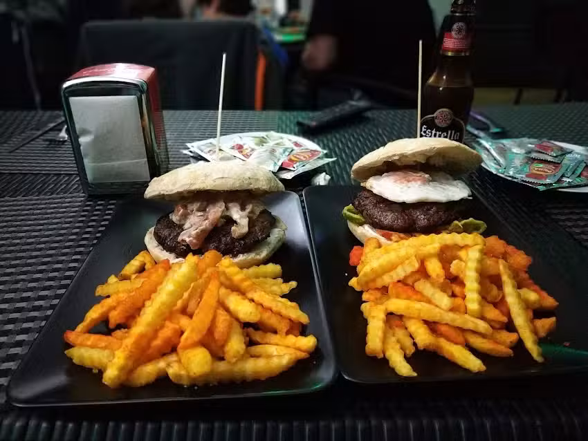 Caf&eacute; &ndash; Bar &laquo;El Puente&raquo;