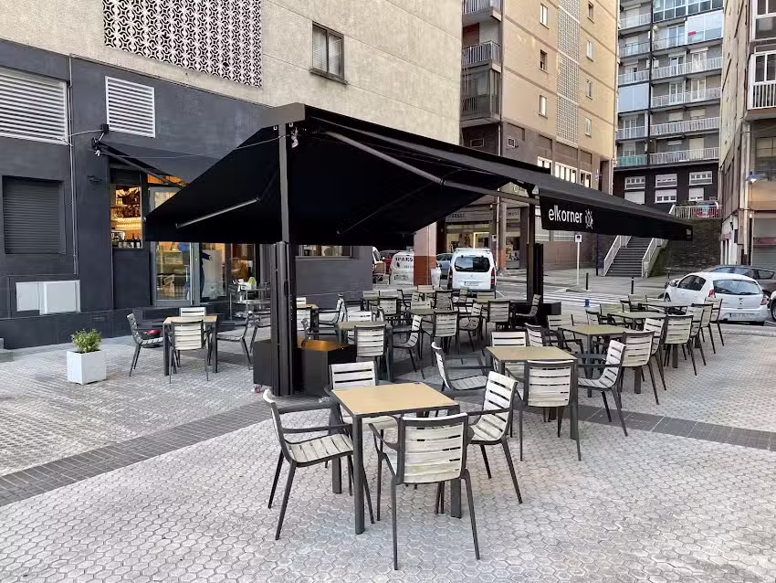 Caf&eacute; Bar elkorner