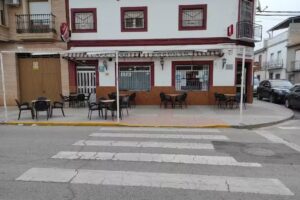 CAF&Eacute;-BAR ESCOBAR.