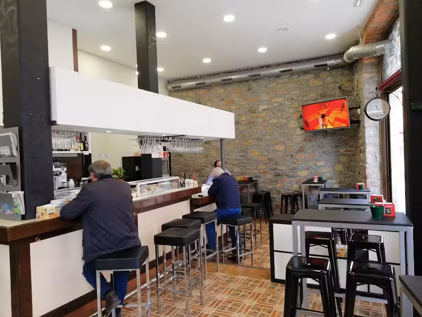 Caf&eacute;-Bar Kebab La Espuela