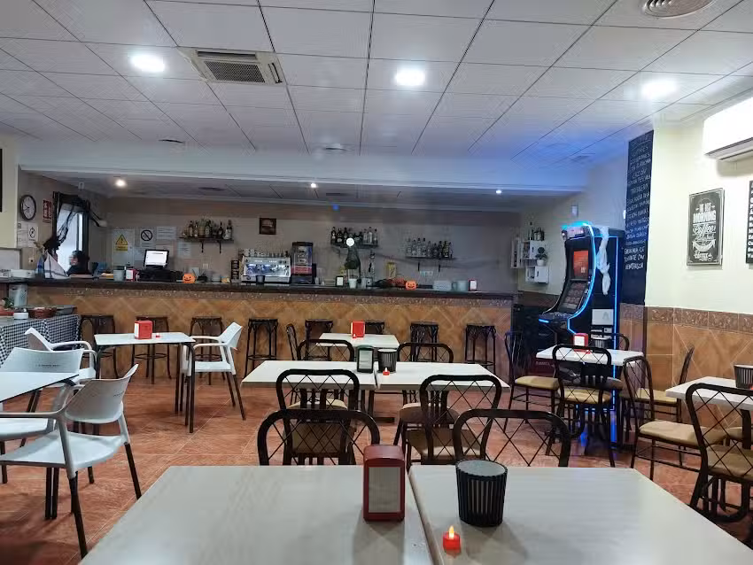 Caf&eacute; Bar La Cima
