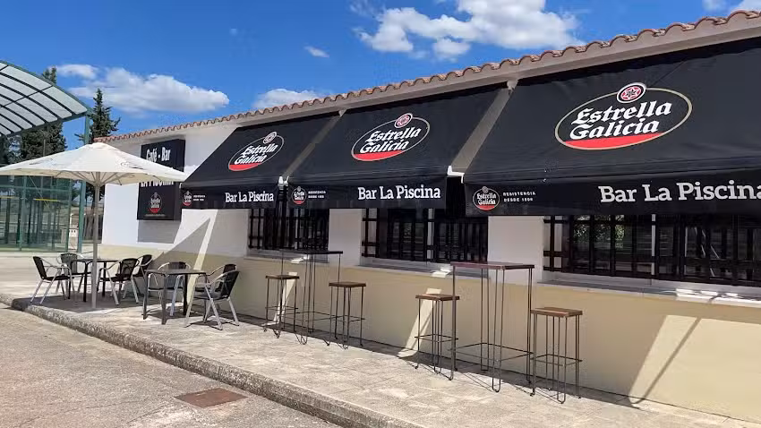 Caf&eacute; Bar La Piscina