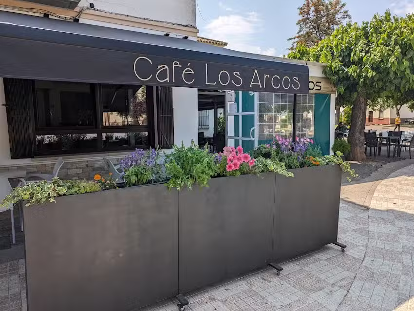Caf&eacute; Bar Los Arcos