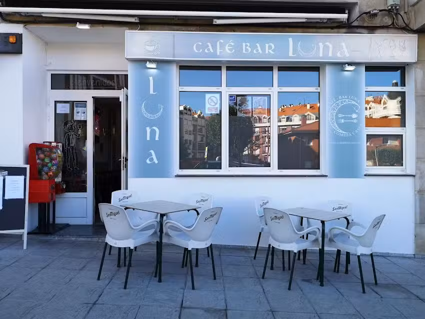 Caf&eacute; Bar Luna