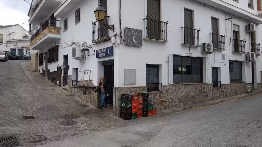 Caf&eacute; Bar Luna