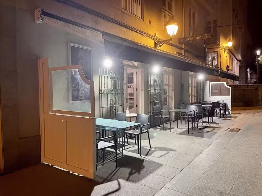 Caf&eacute; Bar Momos