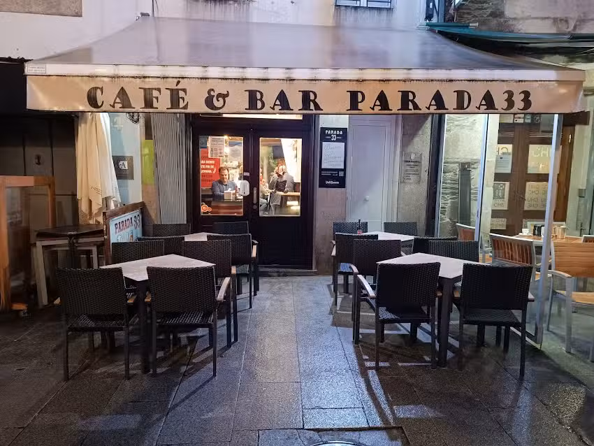 Caf&eacute; & Bar Parada 33