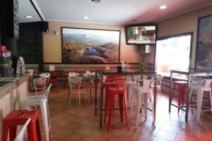 Caf&eacute; Bar Porta de Entrimo