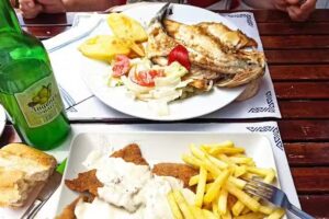 Caf&eacute; Bar Restaurante Entrepe&ntilde;as