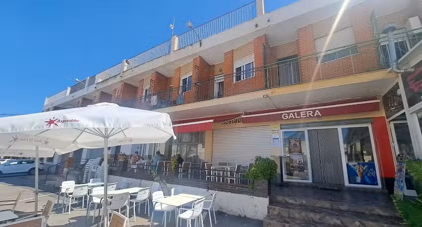Caf&eacute; bar restaurante galera
