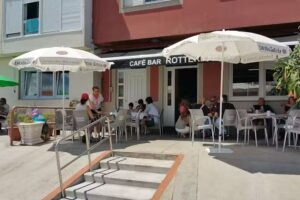 Caf&eacute; Bar Rotterdam. Tapas y Raciones