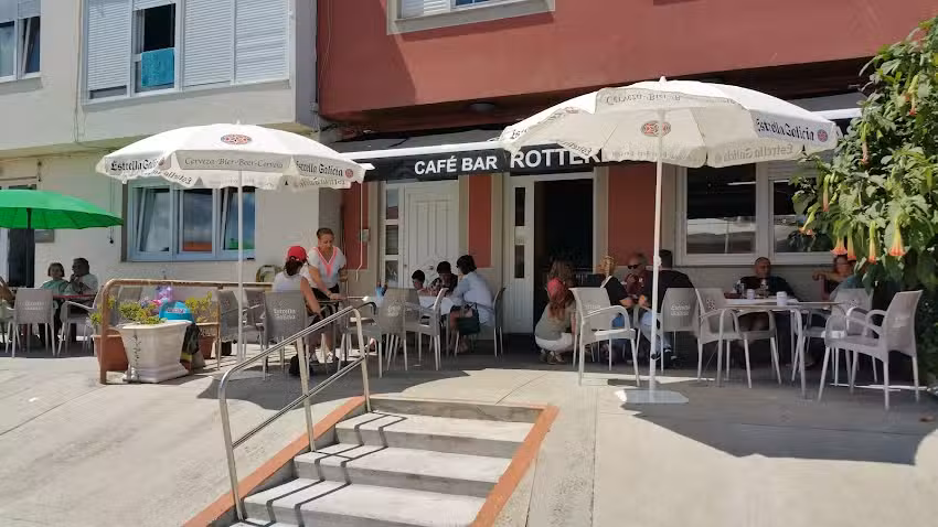 Caf&eacute; Bar Rotterdam. Tapas y Raciones