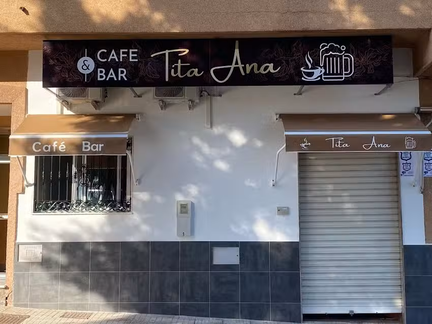 Caf&eacute;-Bar &laquo;Tita Ana&raquo;