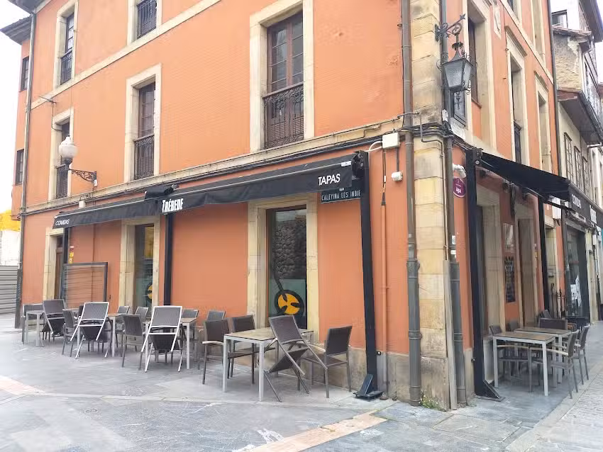 Caf&eacute;-Bar Tr&eacute;bede