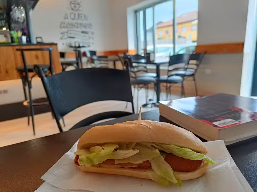 Caf&eacute; Camuel Bar