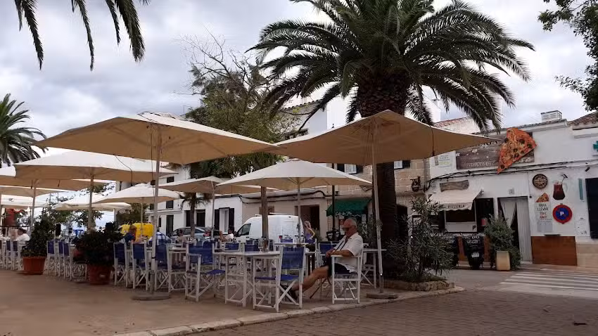 Cafe d&rsquo;es Pl&agrave;
