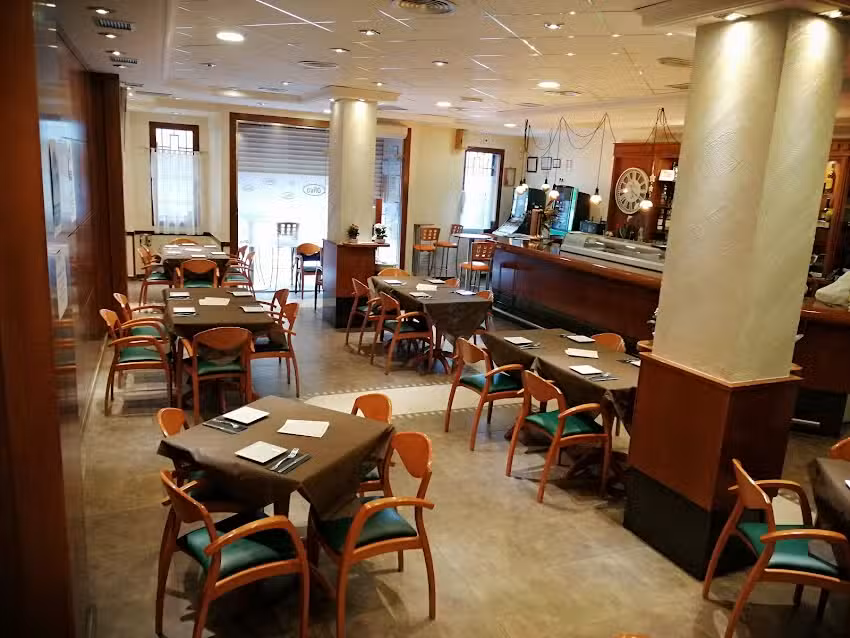 Caf&eacute; Oliva Bar