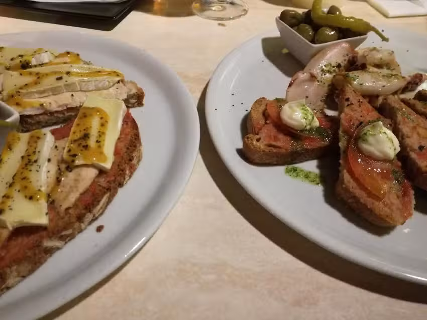 Caf&eacute; Pla&ccedil;a Restaurant