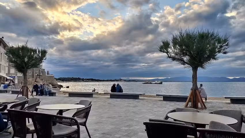 Caf&egrave; restaurant La Caravel&middot;la