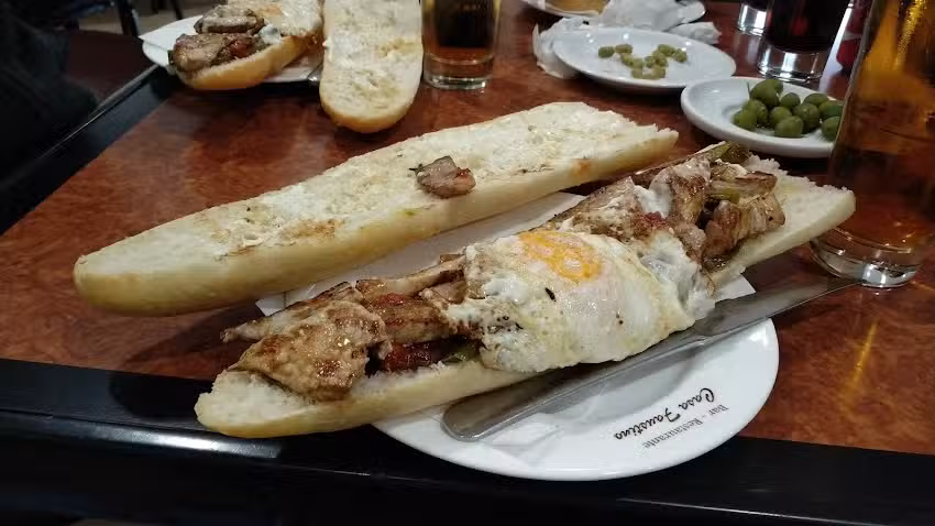 Caf&eacute;-Restaurante Casa Faustino