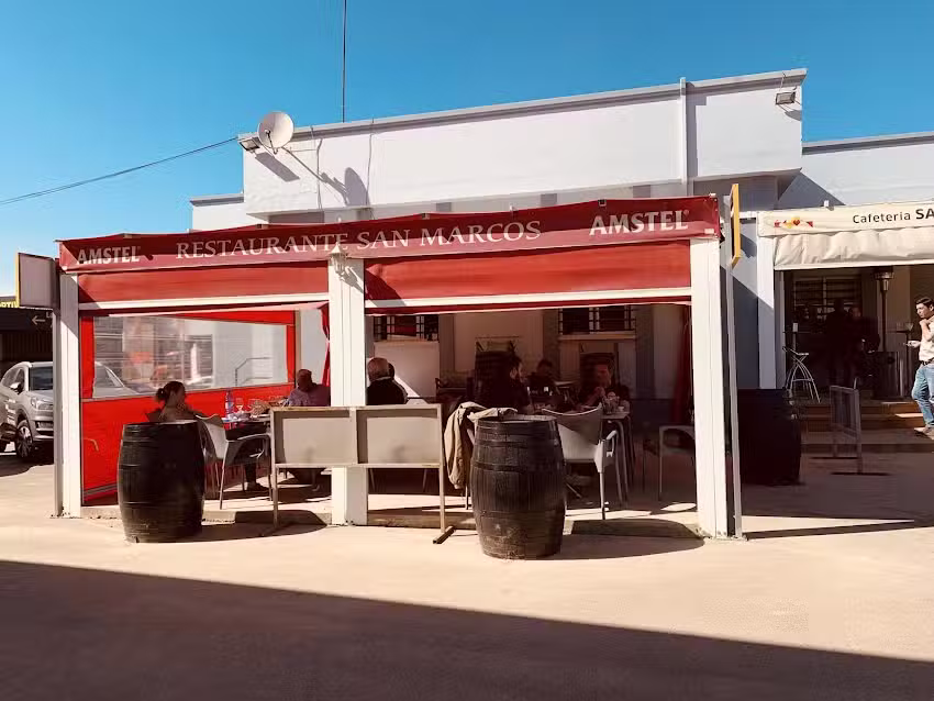 Caf&eacute;- restaurante san marcos
