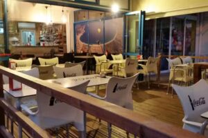 Caf&eacute; URIBE Restaurant