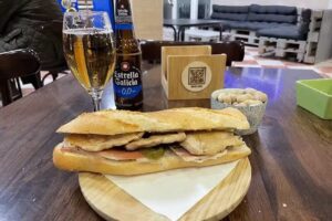 Cafeter&iacute;a 25 d&rsquo;Abril Pu&ccedil;ol