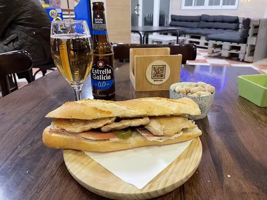 Cafeter&iacute;a 25 d&rsquo;Abril Pu&ccedil;ol