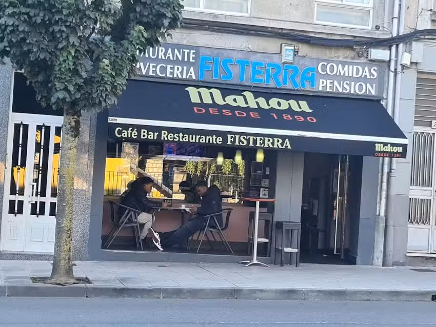 Cafeter&iacute;a cervecer&iacute;a Fisterra y hostal