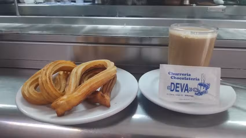 Cafeter&iacute;a Churrer&iacute;a Deva