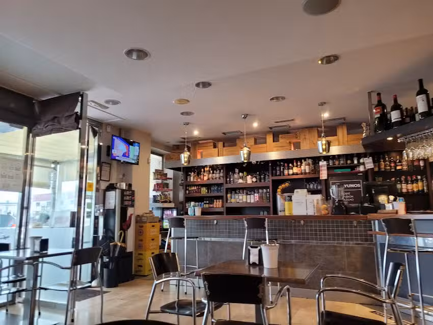 Cafeteria El Monolito