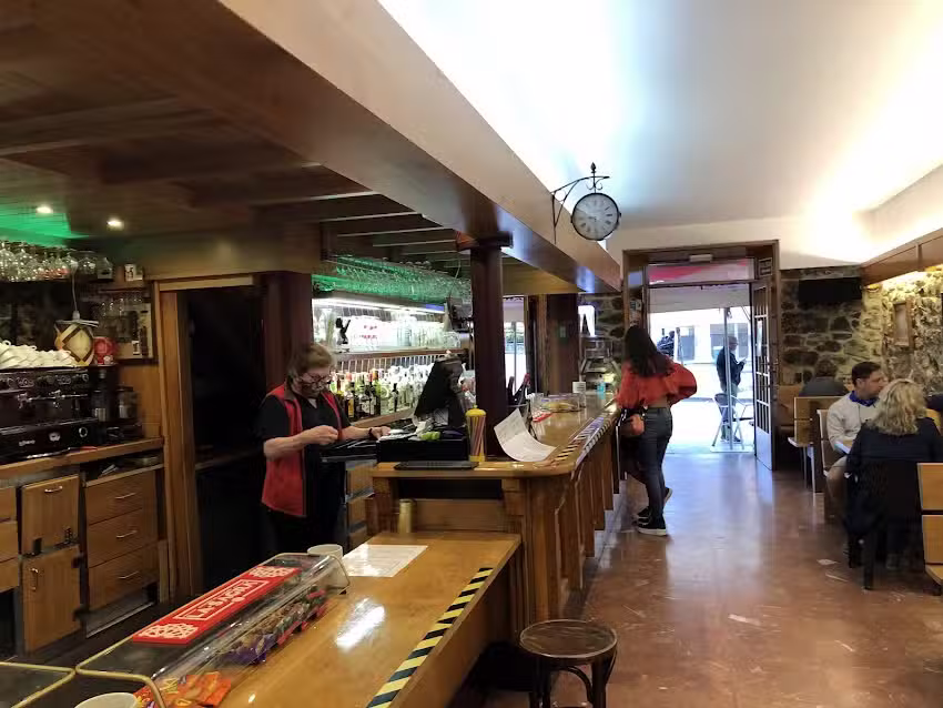 Cafeter&iacute;a El Roble