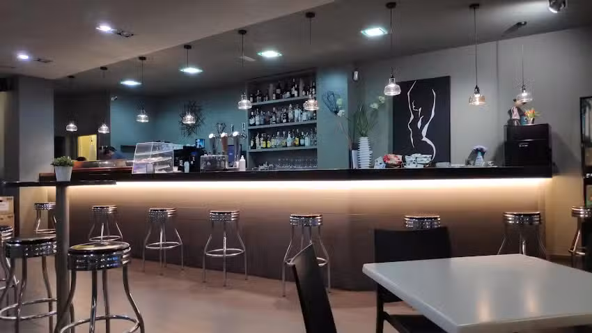 Cafeter&iacute;a Four Roses