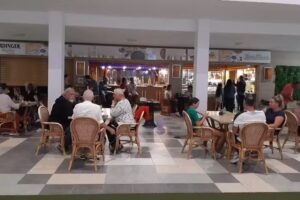 Cafeter&iacute;a La Familia