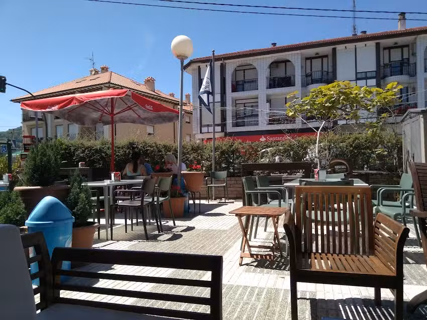 Cafeter&iacute;a La R&iacute;a