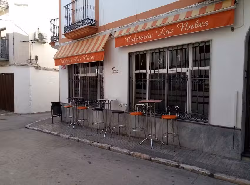 Cafeter&iacute;a Las Nubes