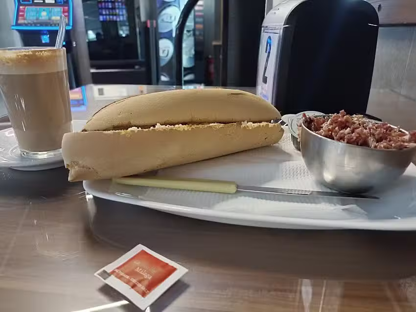 Cafeter&iacute;a Las Torres