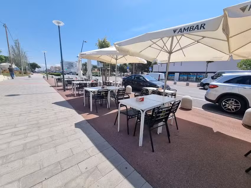 Cafeter&iacute;a Moai