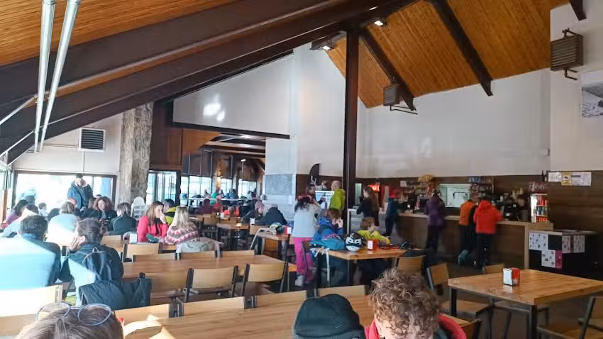 Cafeteria &ndash; Restaurant La Portella
