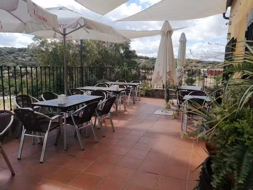 Cafeter&iacute;a Restaurante El Albergue