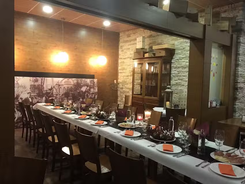 Cafeter&iacute;a Restaurante El Bosque