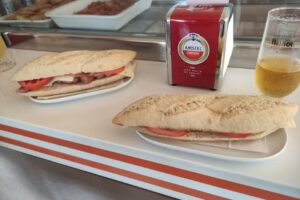 Cafeter&iacute;a Restaurante El Mirador