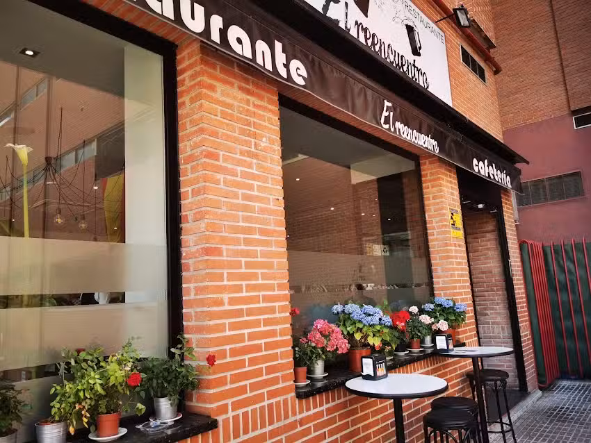 Cafeter&iacute;a -Restaurante El Reencuentro