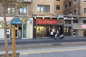 Cafeter&iacute;a restaurante La Antigua