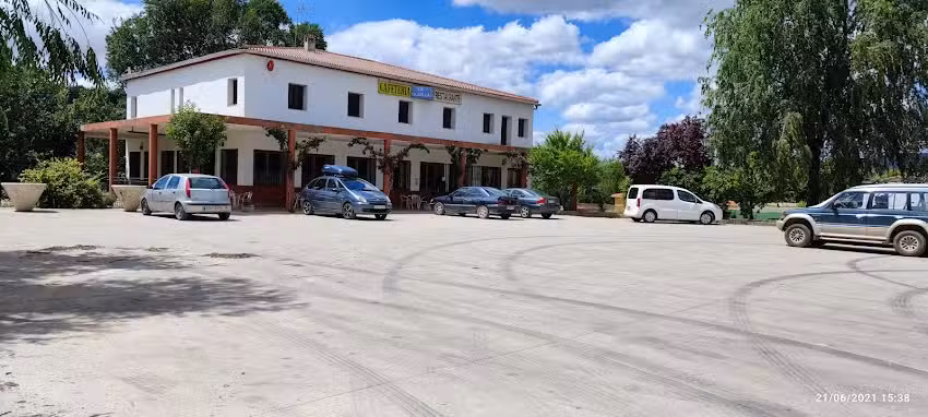 Cafeter&iacute;a Restaurante La Olmilla