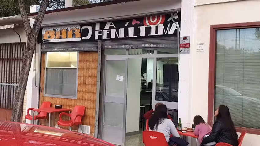 Cafeter&iacute;a Restaurante La Pen&uacute;ltima