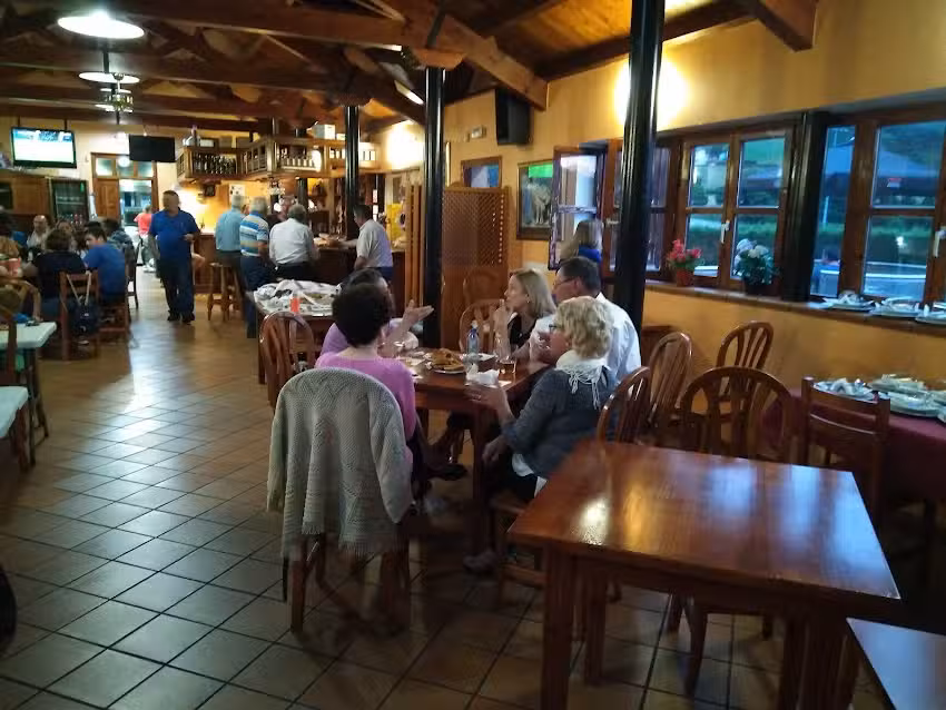 Cafeteria-Restaurante La Piscina