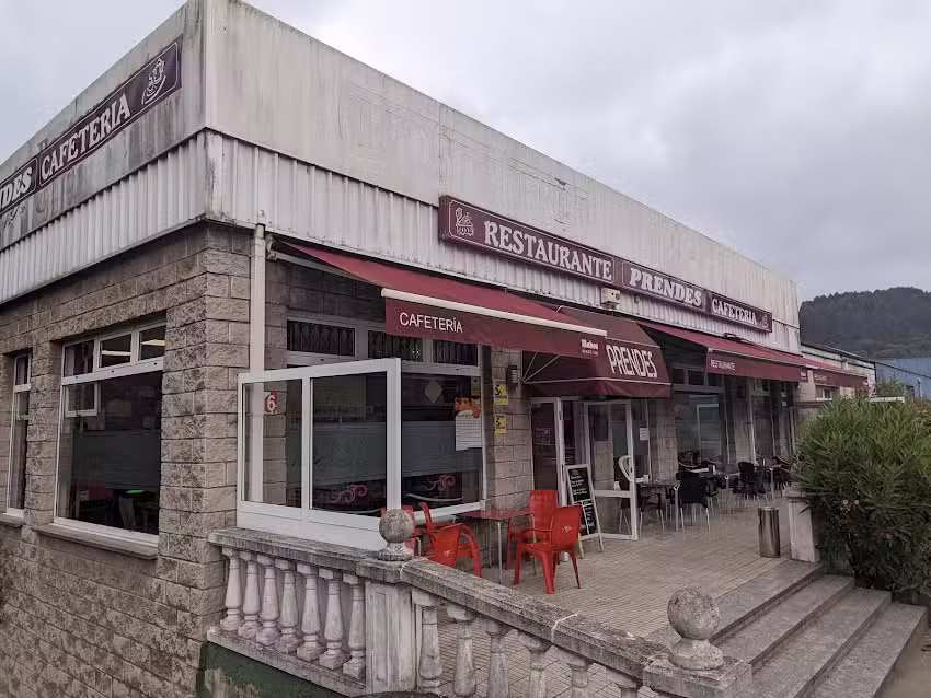Cafeter&iacute;a &ndash; restaurante Prendes