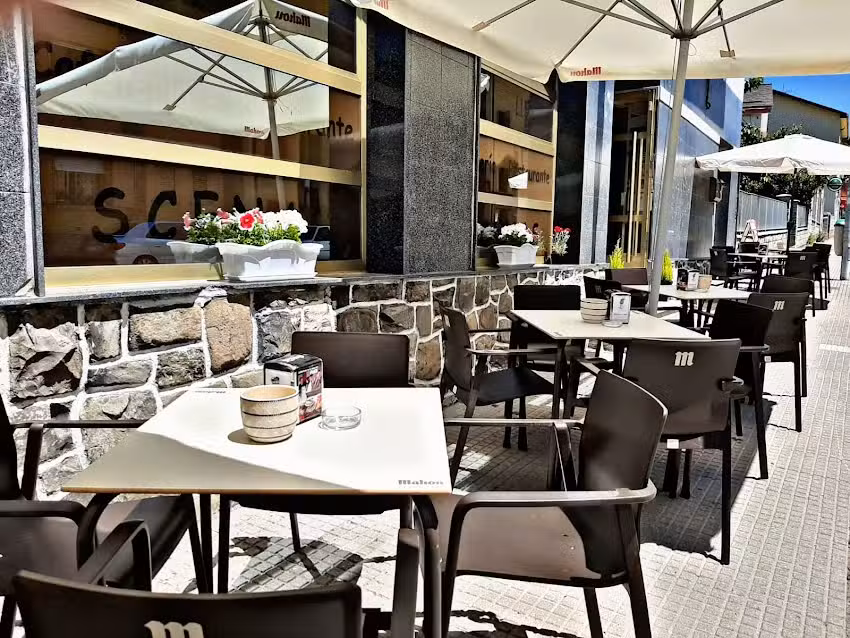 Cafeter&iacute;a Restaurante Scenas